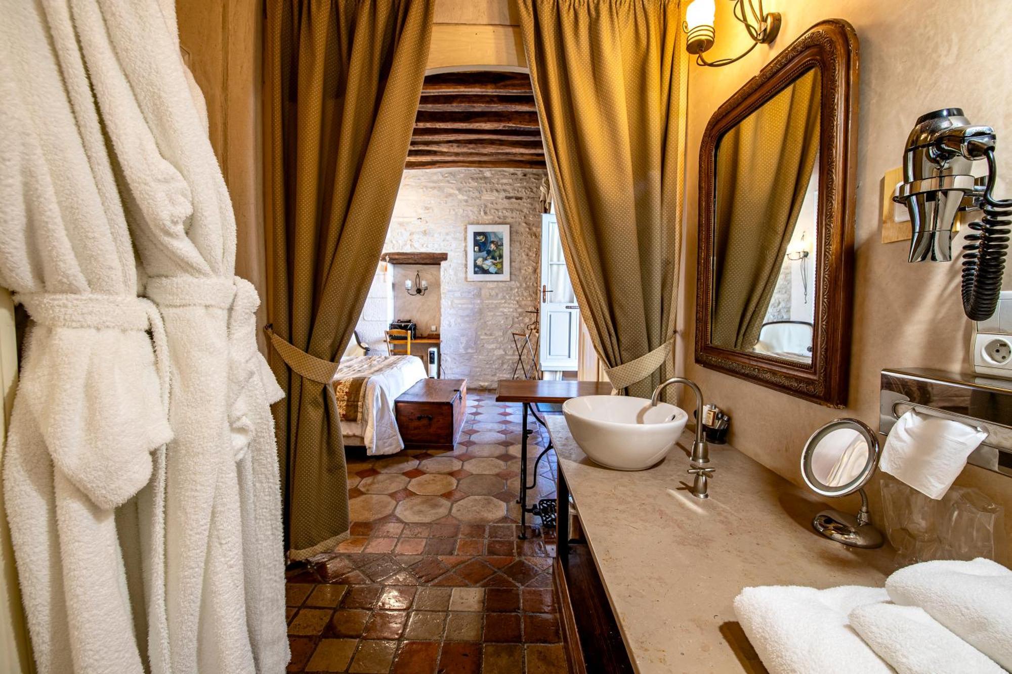 Hotel De La Beursaudiere Nitry Екстер'єр фото