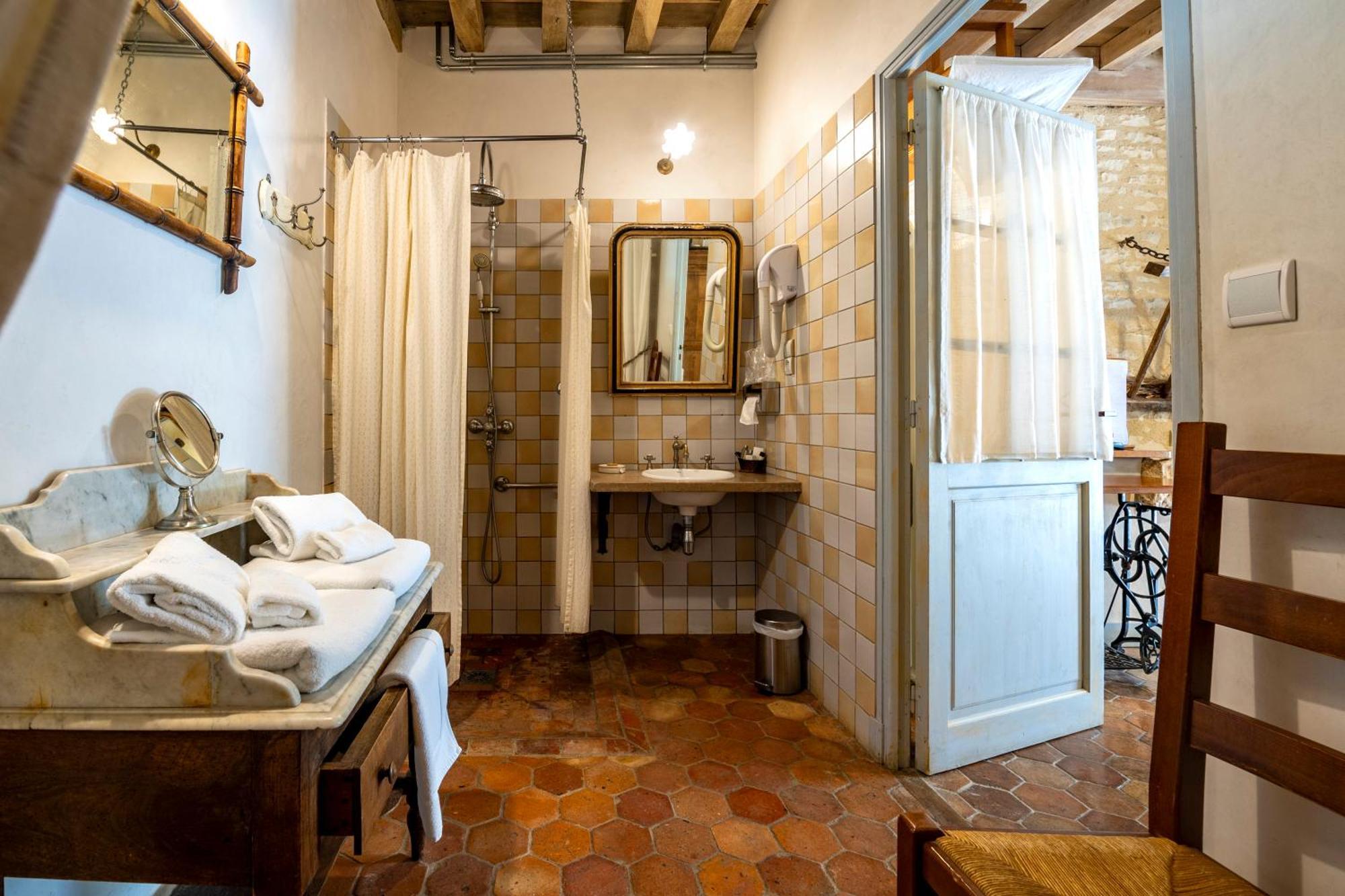 Hotel De La Beursaudiere Nitry Екстер'єр фото