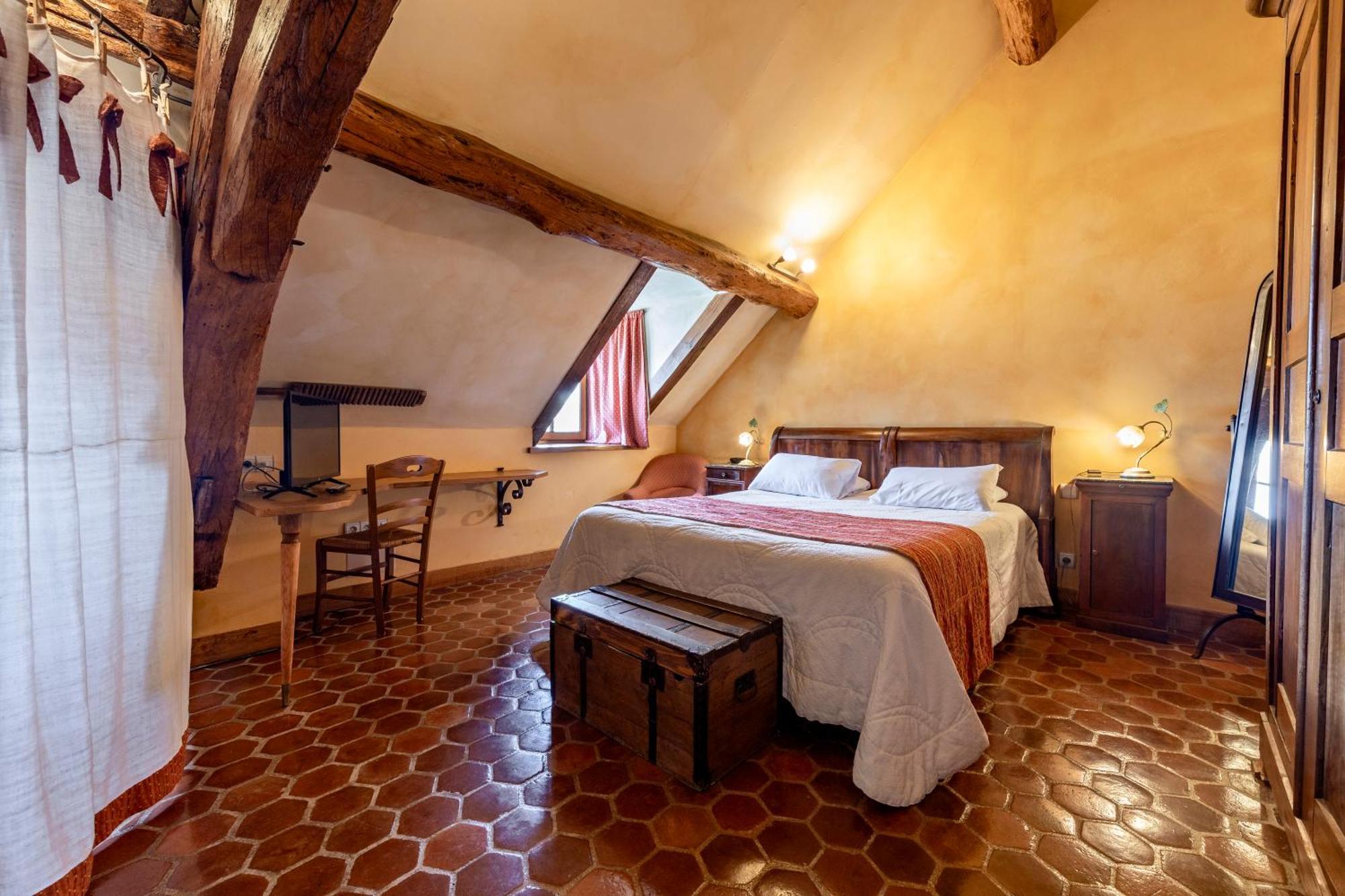 Hotel De La Beursaudiere Nitry Екстер'єр фото