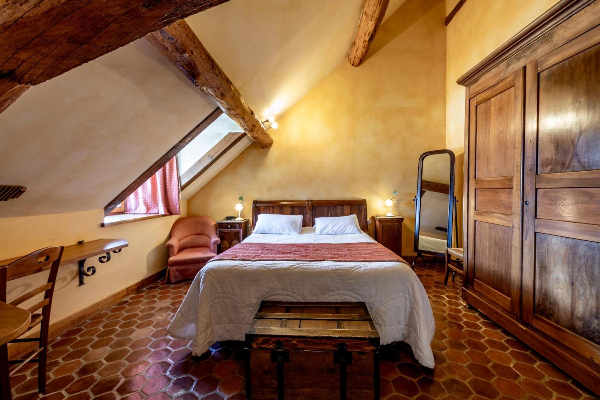 Hotel De La Beursaudiere Nitry Екстер'єр фото