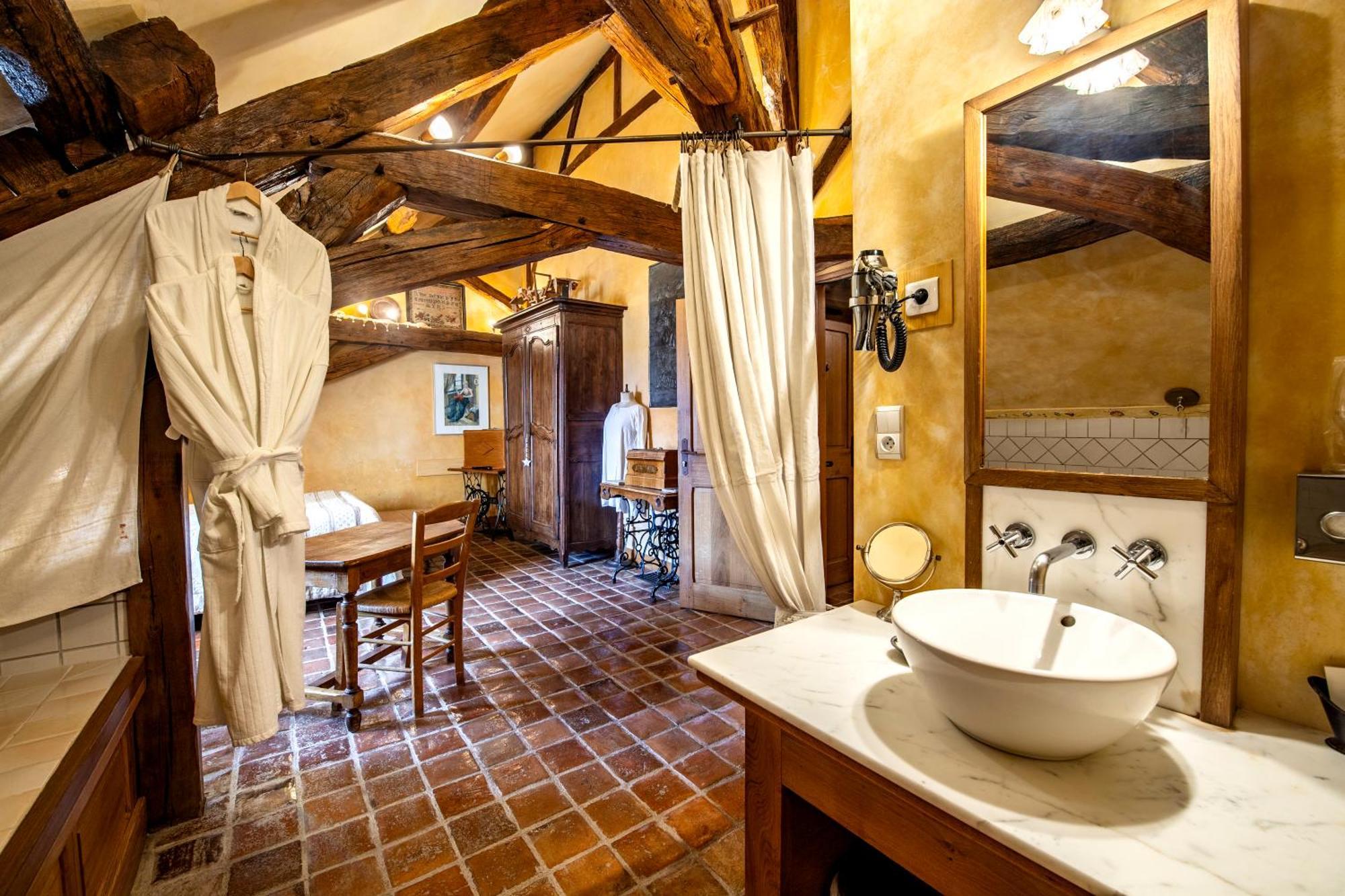 Hotel De La Beursaudiere Nitry Екстер'єр фото