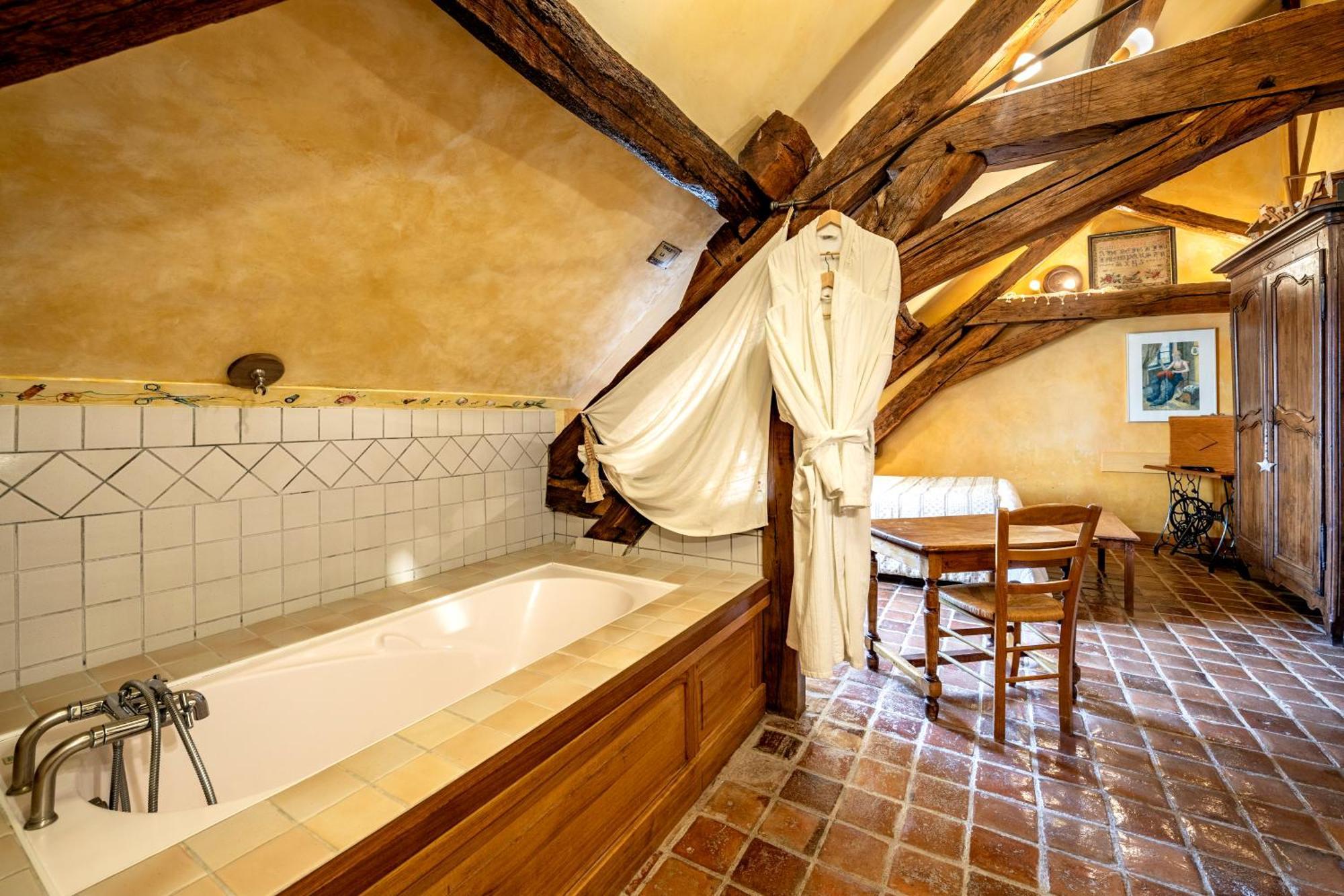 Hotel De La Beursaudiere Nitry Екстер'єр фото