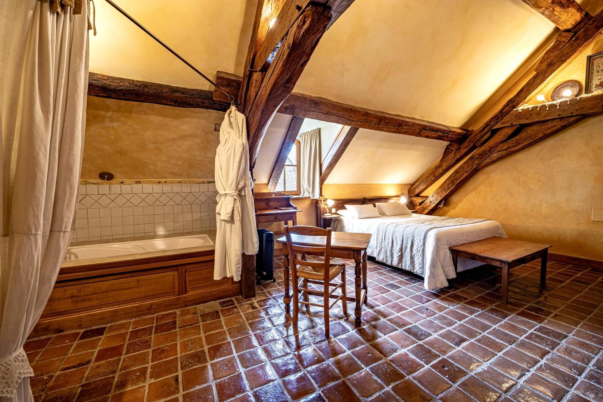 Hotel De La Beursaudiere Nitry Екстер'єр фото