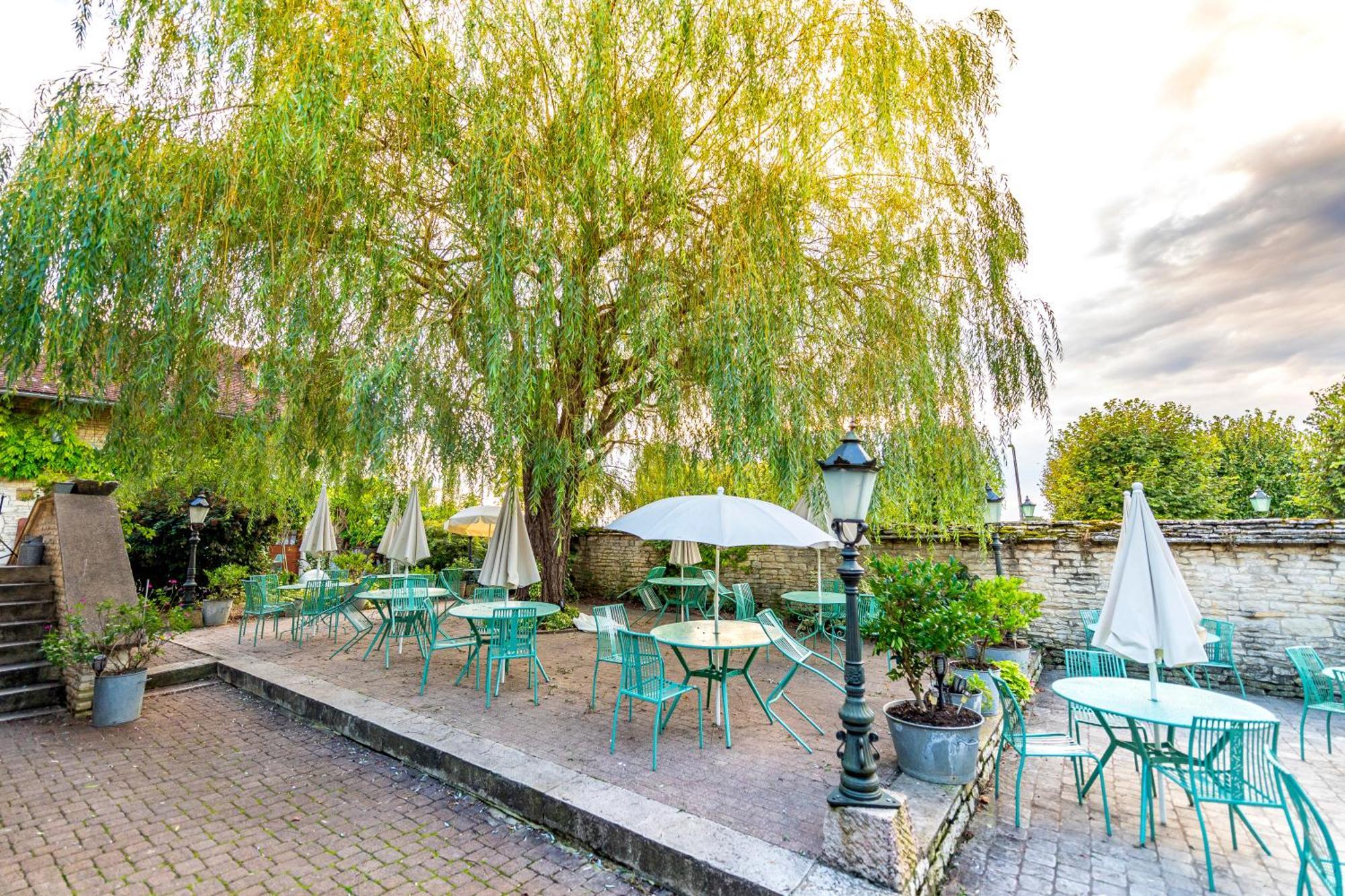 Hotel De La Beursaudiere Nitry Екстер'єр фото