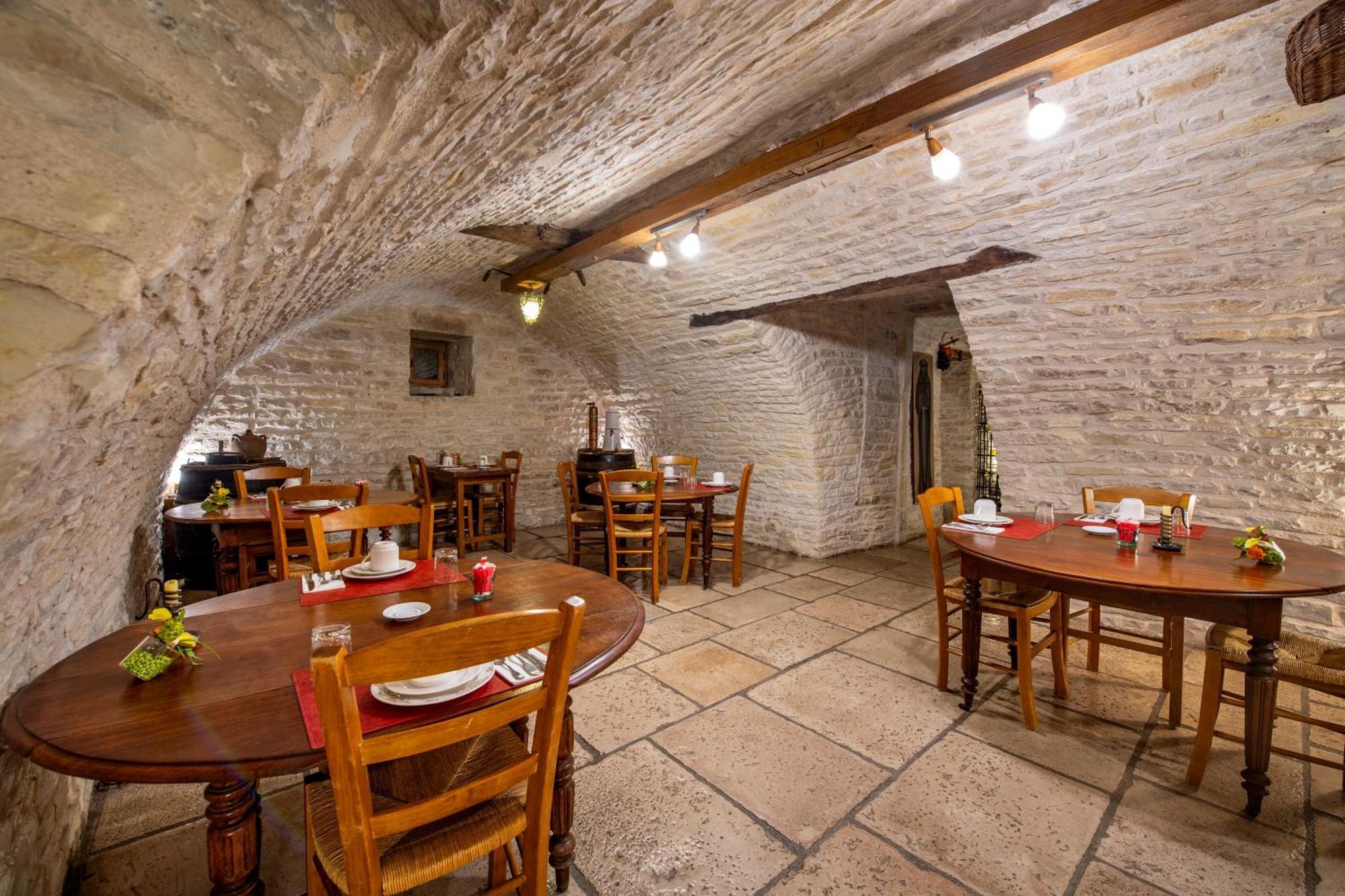 Hotel De La Beursaudiere Nitry Екстер'єр фото