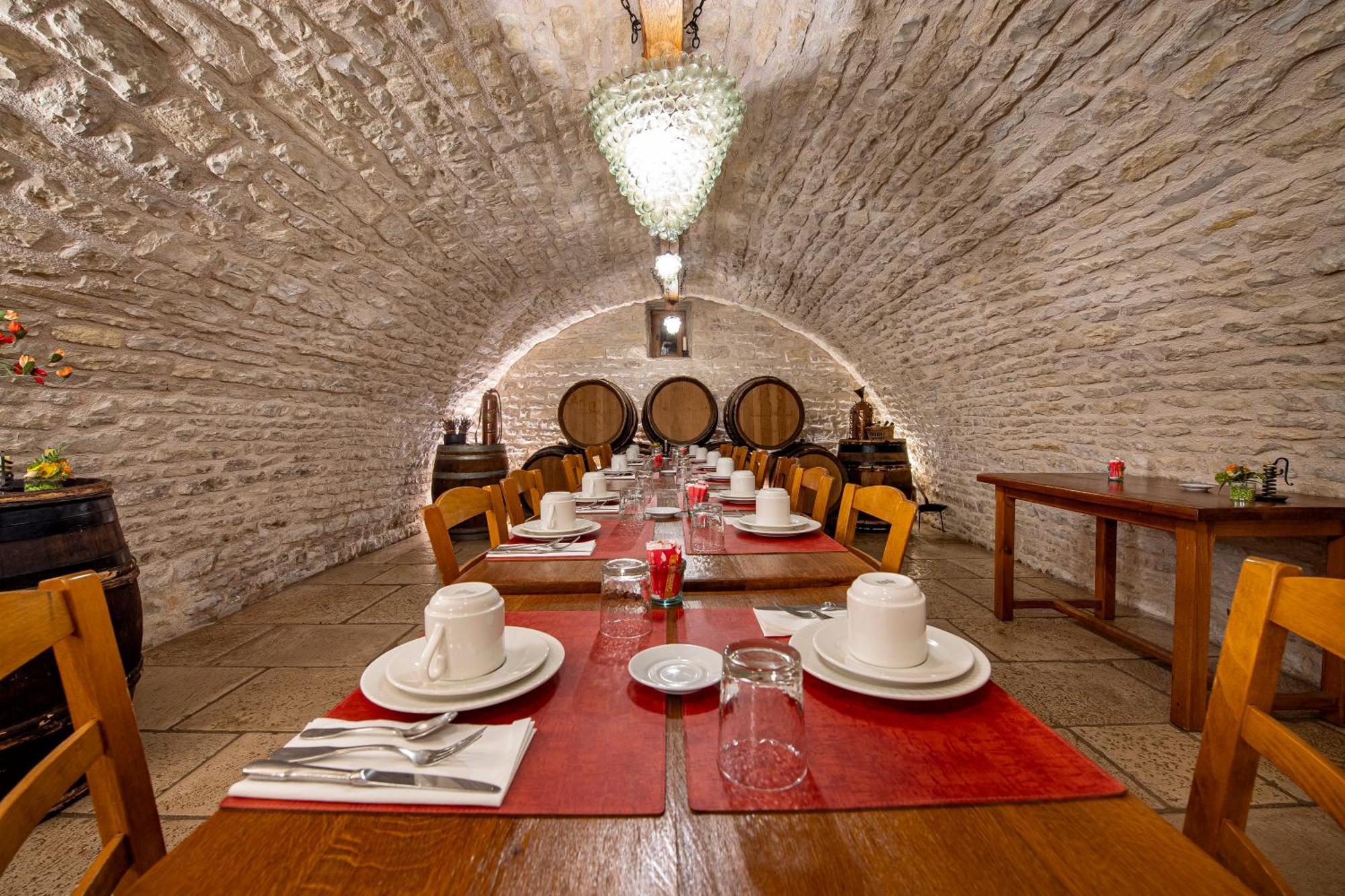Hotel De La Beursaudiere Nitry Екстер'єр фото