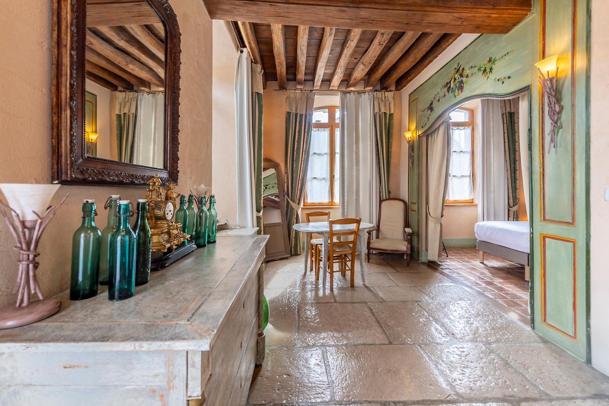 Hotel De La Beursaudiere Nitry Екстер'єр фото