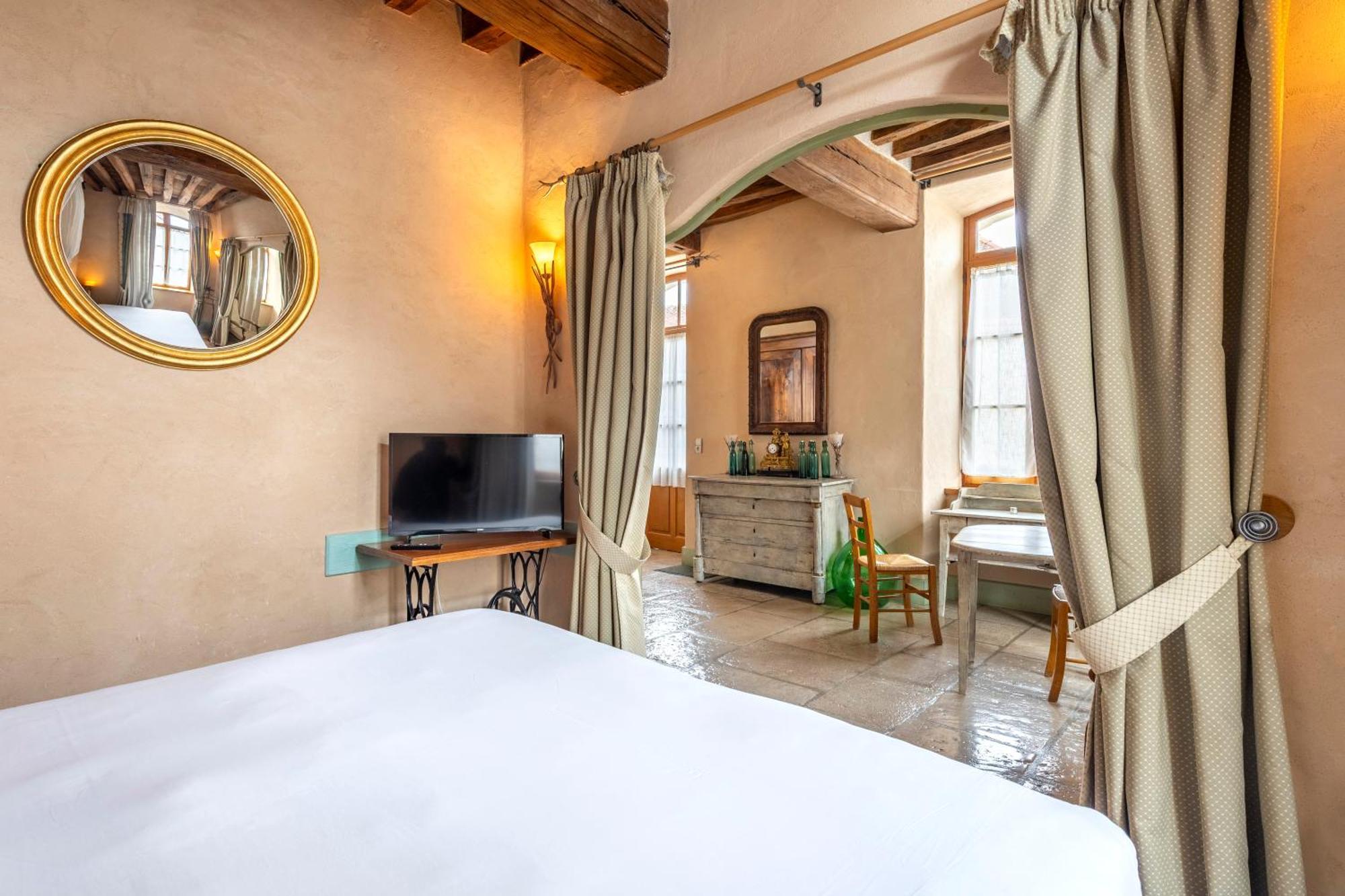 Hotel De La Beursaudiere Nitry Екстер'єр фото