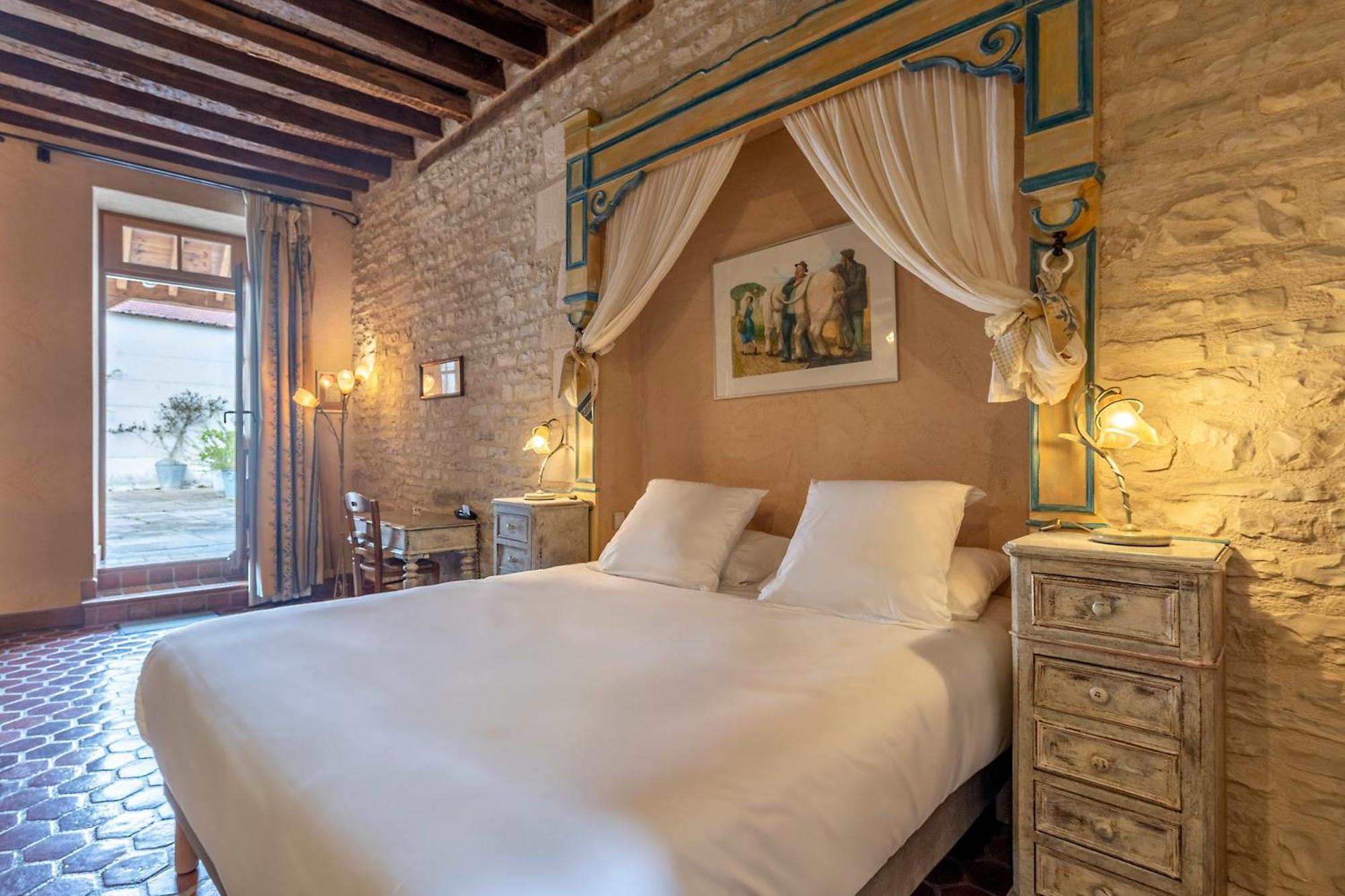Hotel De La Beursaudiere Nitry Екстер'єр фото